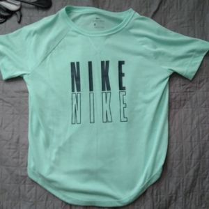 Nike tshirt
